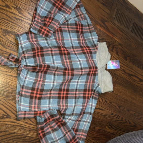 Shirt - Picture 2 of 3